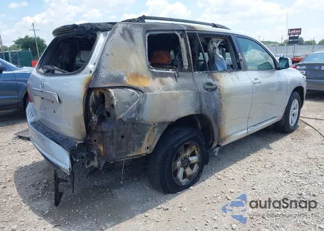 2010 Toyota Highlander Base V6 z USA, uszkodzony, nr VIN 5TDZK3EH9AS004306